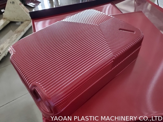 Sert Arabası Kılıfları Yapımı İçin Yüksek Çıkışlı 4 Katlı PC Bagaj Levha Ekstrüzyon Makine